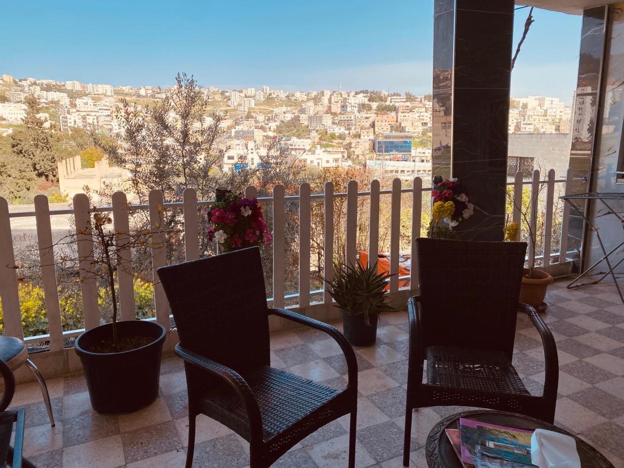 Huseein Rooms Jarash Esterno foto