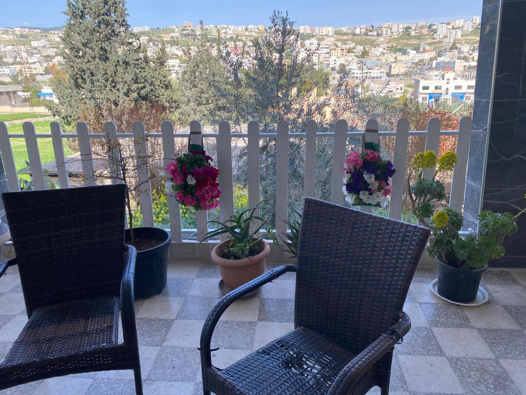 Huseein Rooms Jarash Esterno foto